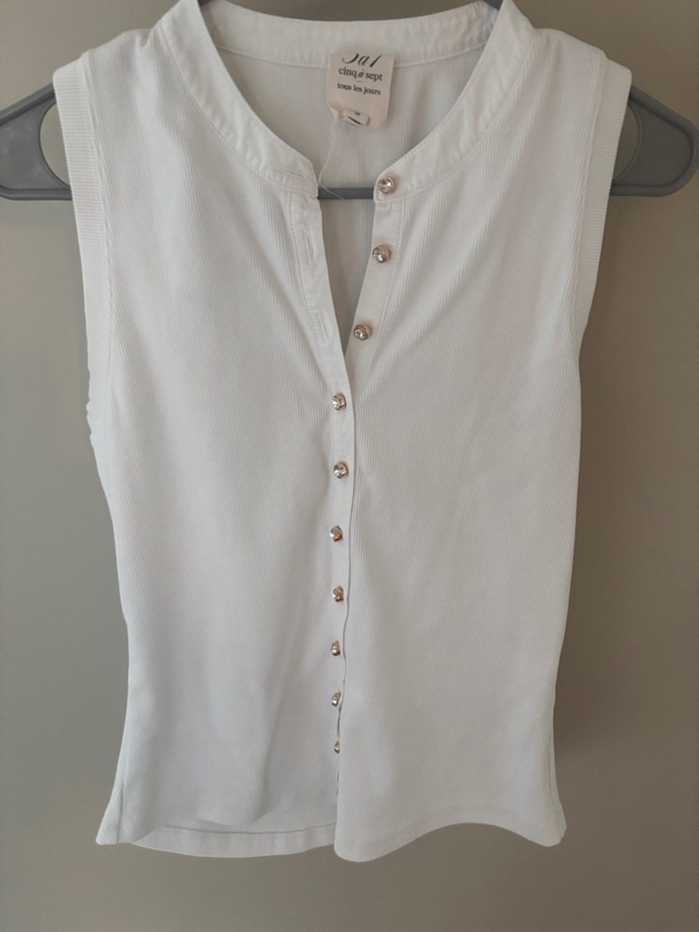 cinq a sept White Sleeveless Button-Front Tank M
